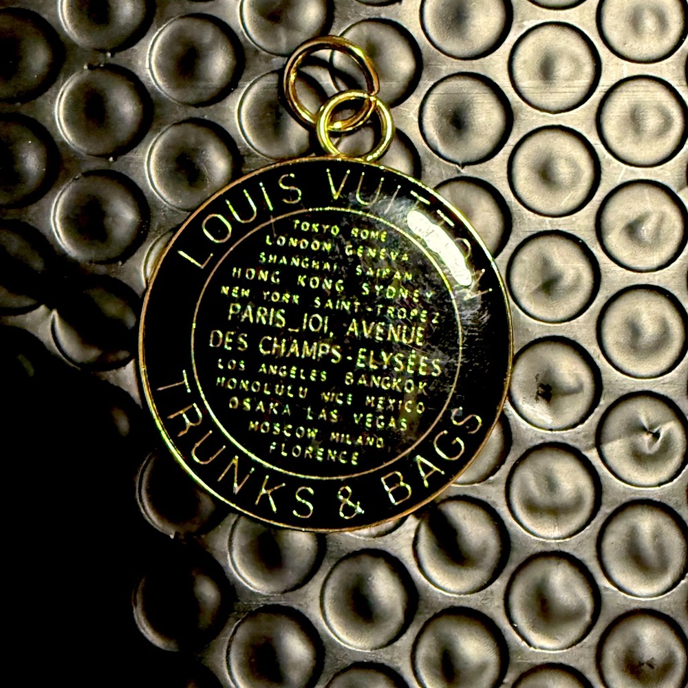 Authentic Large Louis Vuitton Zipper Charm Trunks & Bags Black